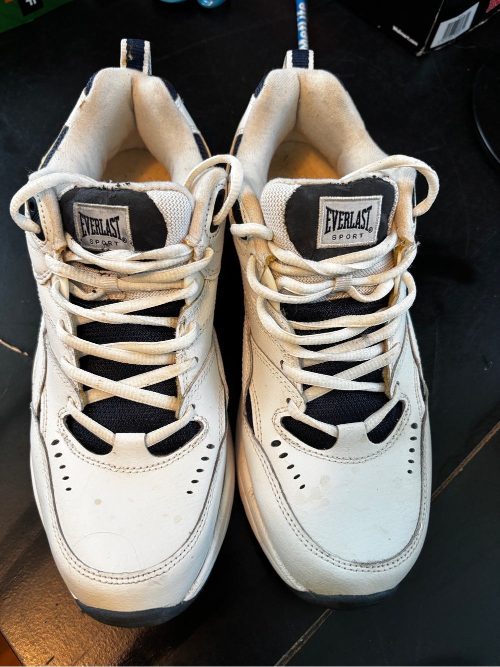 Everlast Men's White and Navy Blue Athletic Sneakers